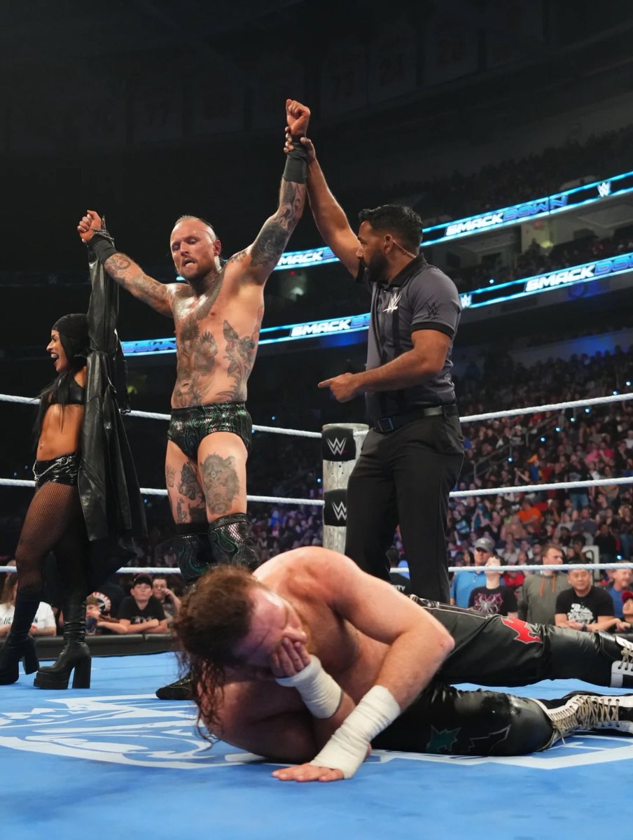 Queen Zelina ☼ NOT @ZelinaVegaWWE tweet media