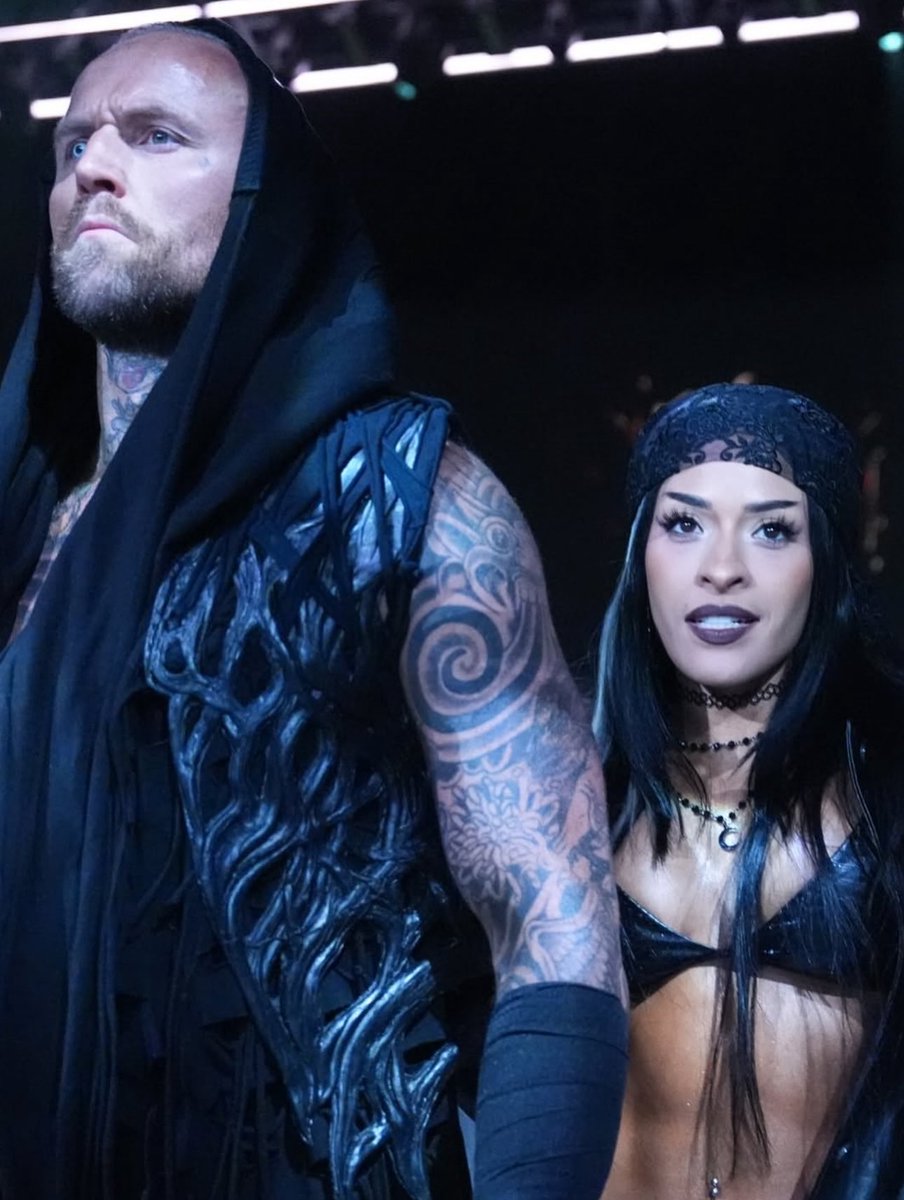 Queen Zelina ☼ NOT @ZelinaVegaWWE tweet media