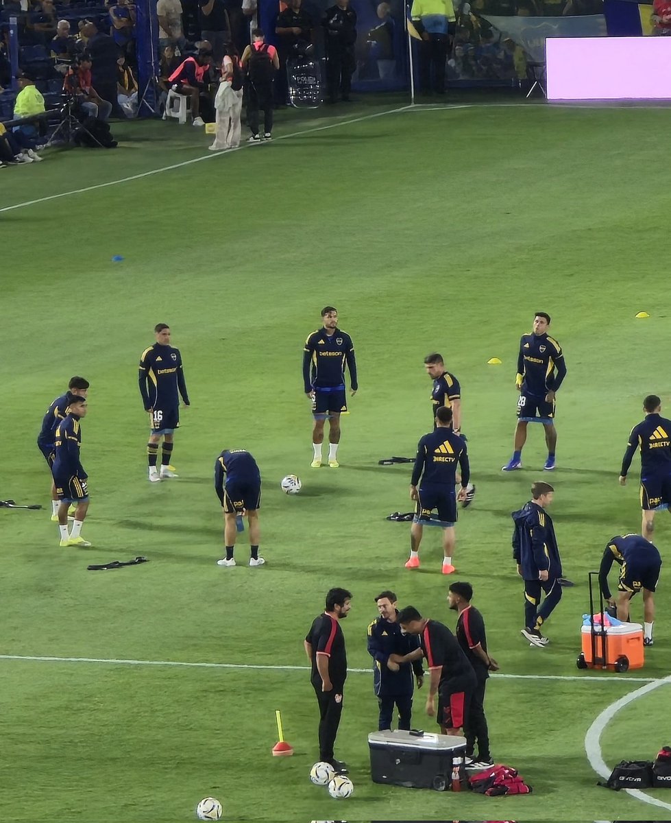 FULL BOKE tweet media