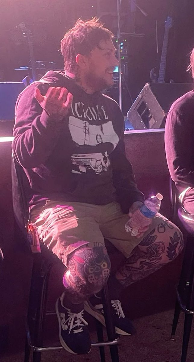 le 击 VIU O MCR tweet media