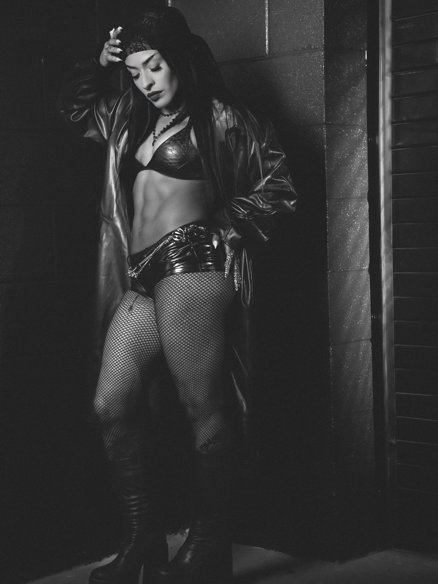 Queen Zelina ☼ NOT @ZelinaVegaWWE tweet media