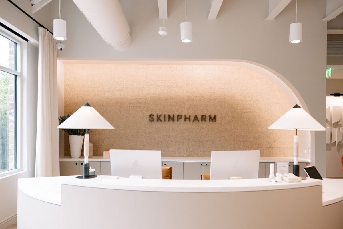 luxurylifestyle's tweet image. Skin Pharm Expands East Coast Presence with New Arlington Clinic luxurylifestyle.com/headlines/skin… #facial #esthetician #spa #medspa