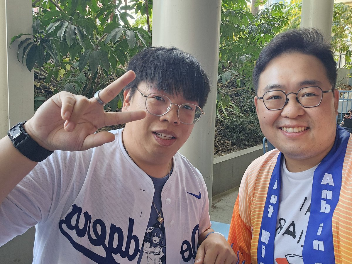 PONG 🐔 tweet media