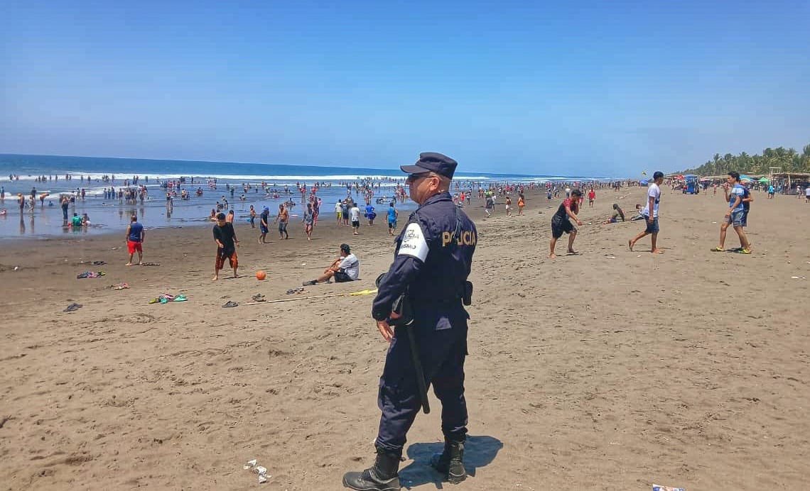 PNC El Salvador tweet media