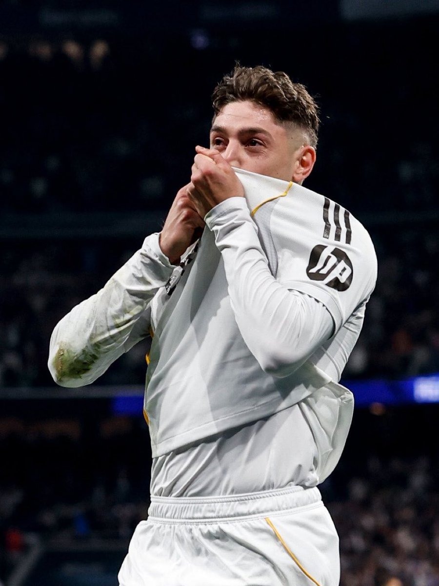 15 UCL | GIN tweet media