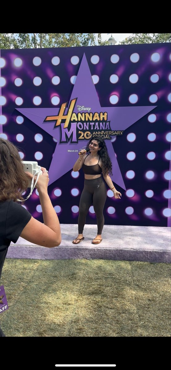 DrRadRawan's tweet photo. Hannnah Montana 20th anniversary!! I need to go to the premier!! @mileyworld @MileyCyrus @Maybelline https://t.co/2XXn0oj5Qq