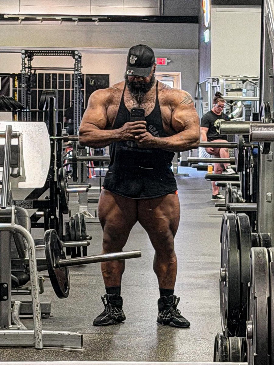 the Silverback Hulk tweet media