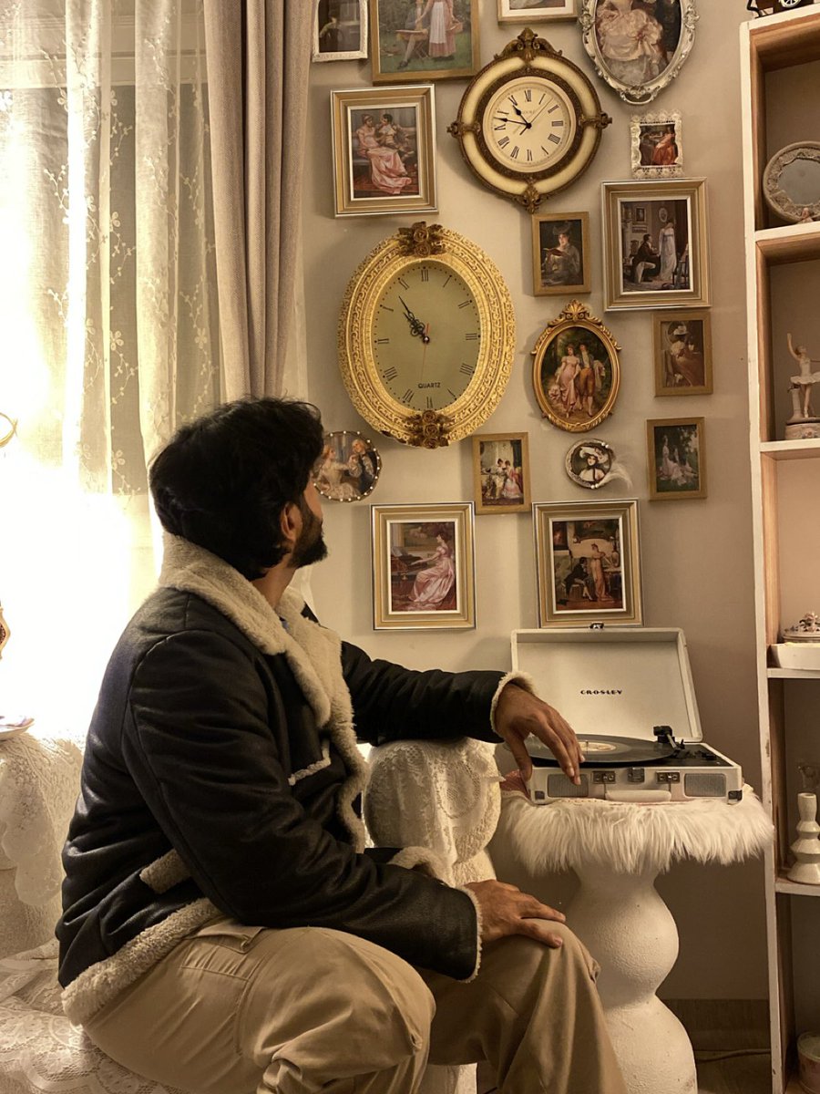 مُذَنَّب🎻☕️ tweet media