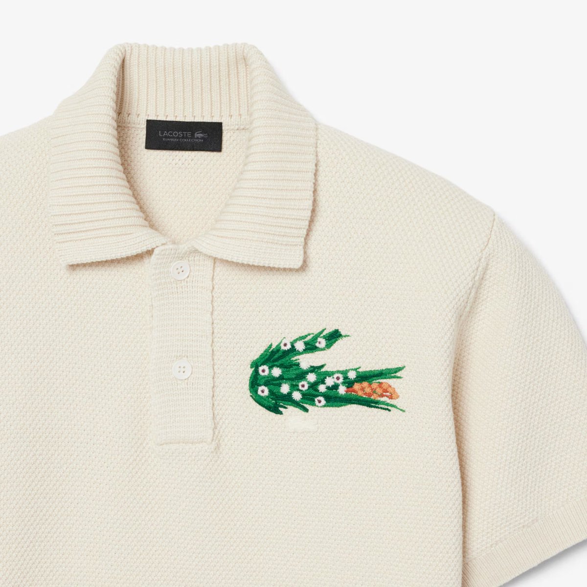 JustFreshKicks tweet media