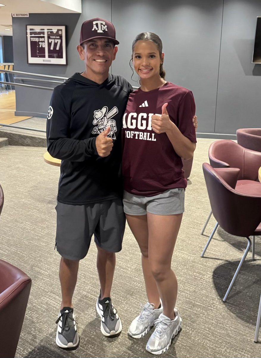 capri_mark99's tweet photo. Hanging out with @AggieSoftball for the weekend at their experience camp. 

Thank you @Trisha_Ford @jeffharger @RussHeffley @CoachELeyba for the invite!

#GIGEM 👍🏾

@jazzvesely @KcJackson00 @Jazz16u @ImpactGoldOrg https://t.co/fzLocqG3Ck