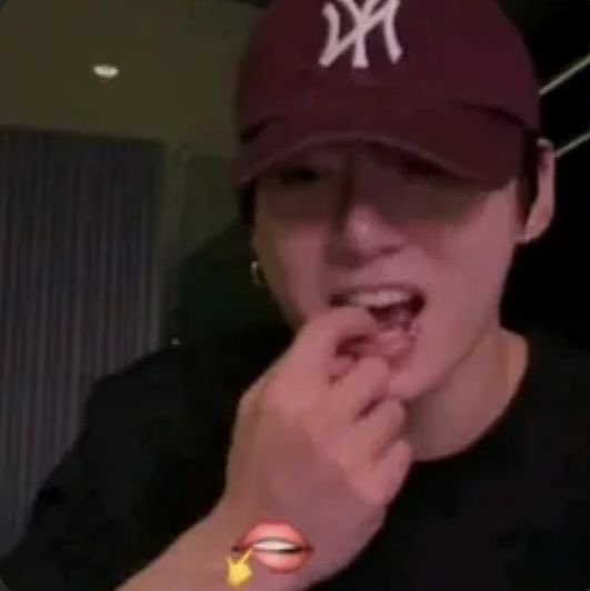 burcu⁷🪭 is seeing bts ⊙⊝⊜ tweet media