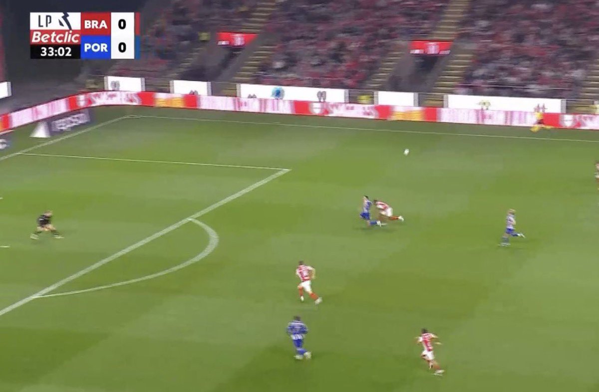 F.errenho C.omentador do P.orto 🌍 tweet media