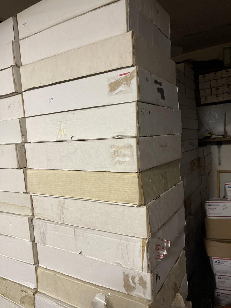 autogcollector's tweet photo. @DadRipsPacks @tm1515152005 Aren’t they all (except for the complete set boxes)? https://t.co/VhS52r0Iar