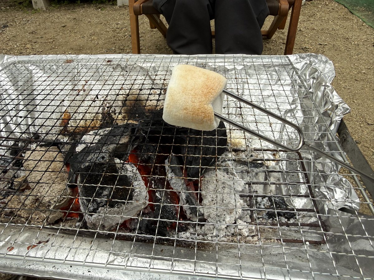 MoominNt's tweet photo. まだ寒い日の焼きマシュマロっ���
特においしいと思う

キャンプ🏕️BBQ🍖 https://t.co/4AigpHtVBh