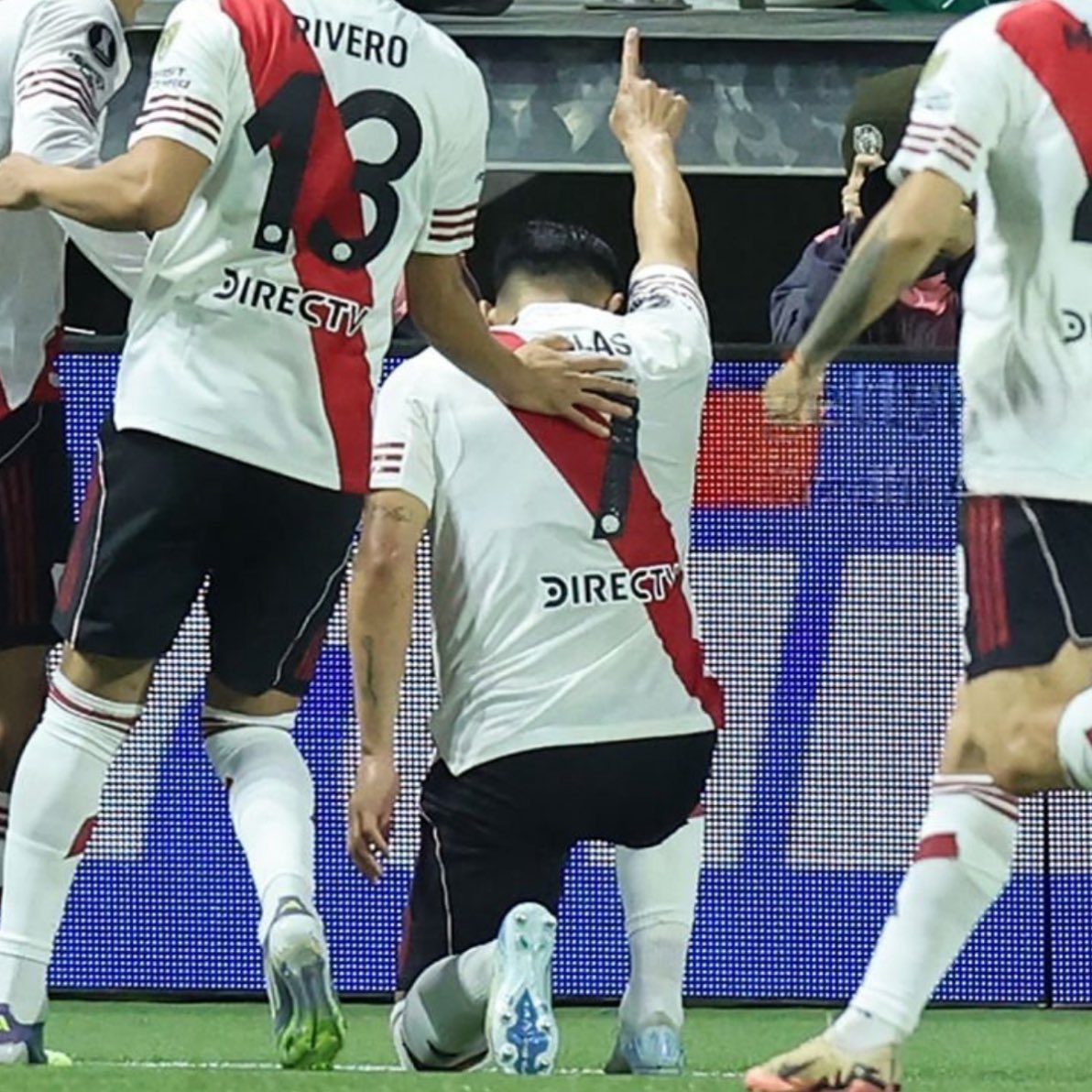 Medio River tweet media