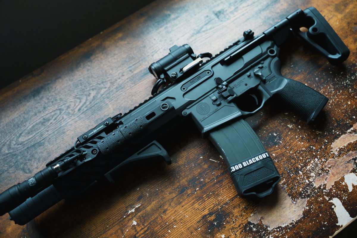 ベルン tweet media