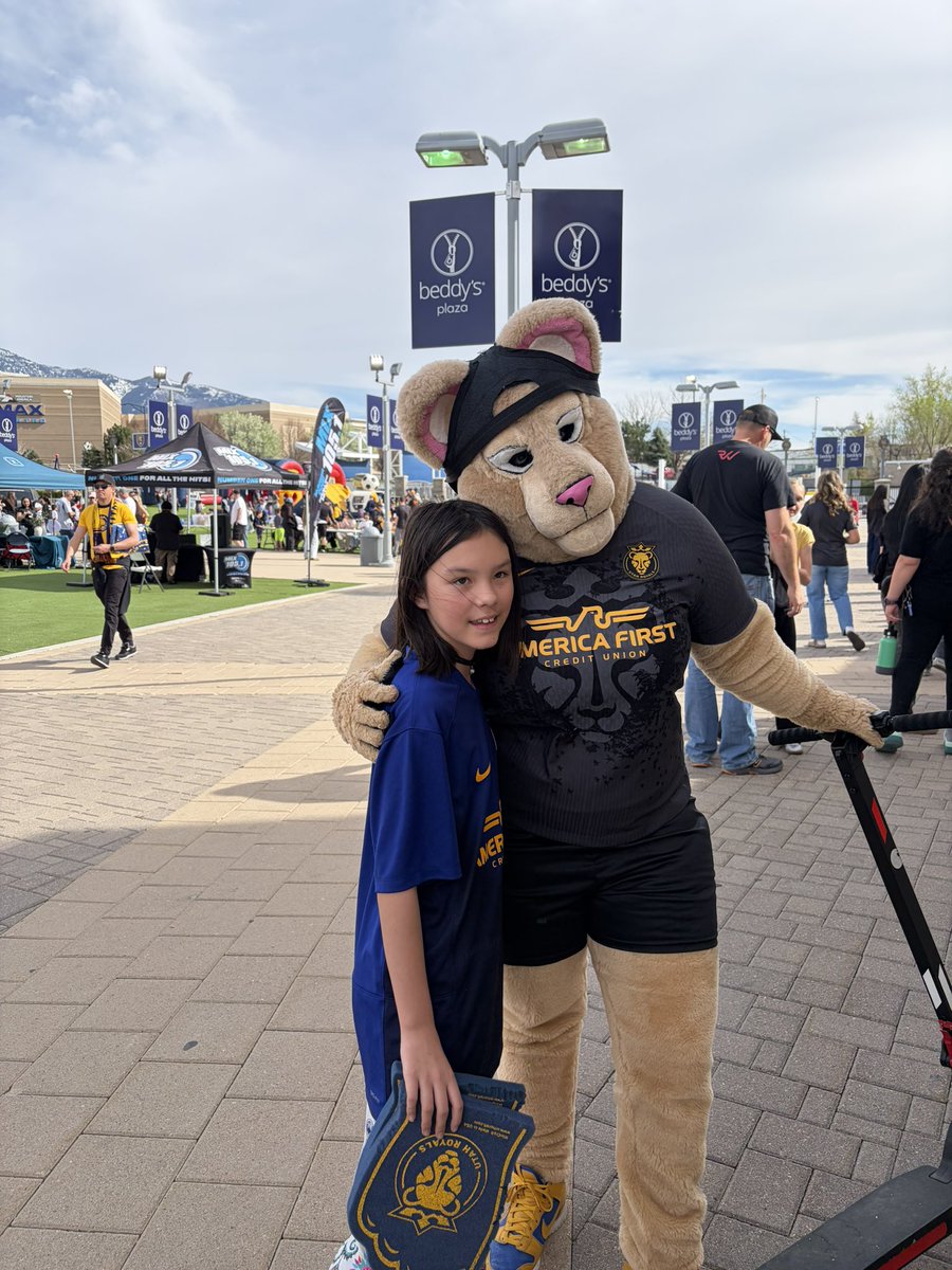 Kevin⚾️🏀⚽️🎞🎸📗 tweet media