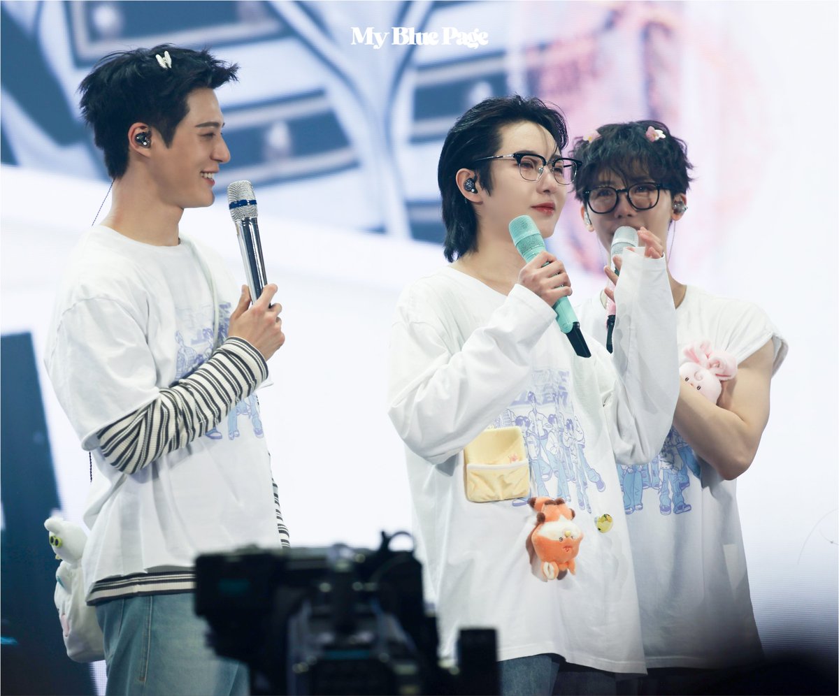 ᴍy ʙʟᴜᴇ ᴩᴀɢᴇ tweet media