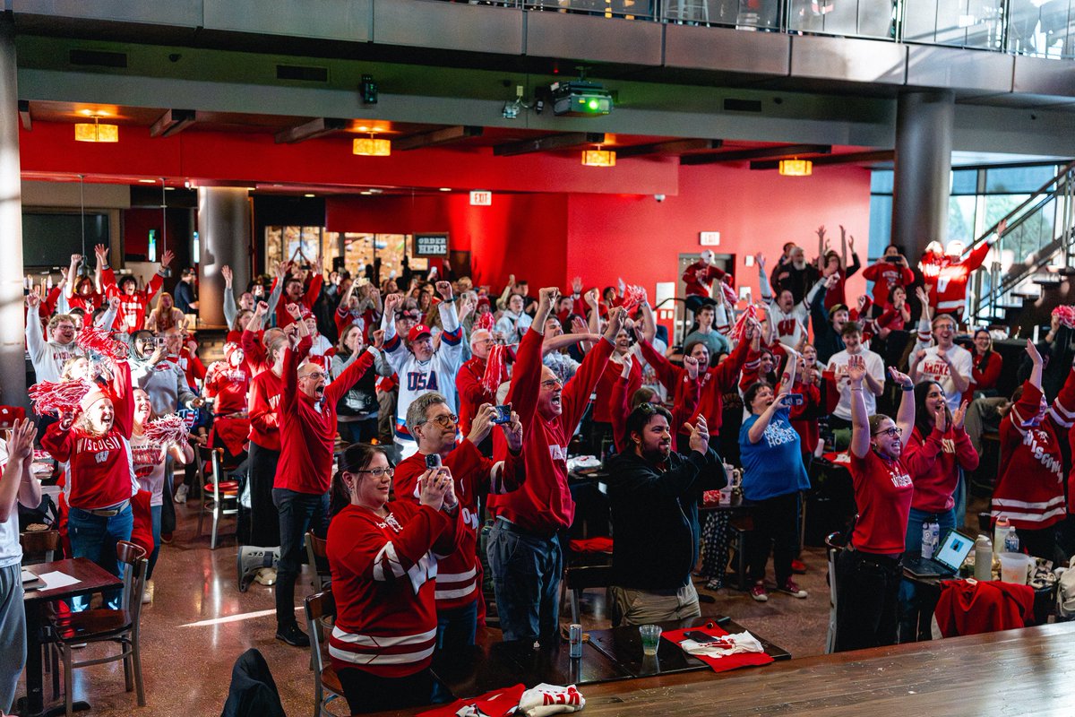 HANG THE (NINTH) BANNER 

#WFrozenFour x <a href="/BadgerWHockey/">Wisconsin Hockey</a>