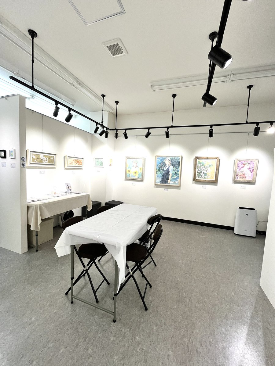 明日3/24(火)からスタートする個展
搬入、飾り付け終わりました！
#立川アートスペース　#笠原美和　#日本画　#立川北口