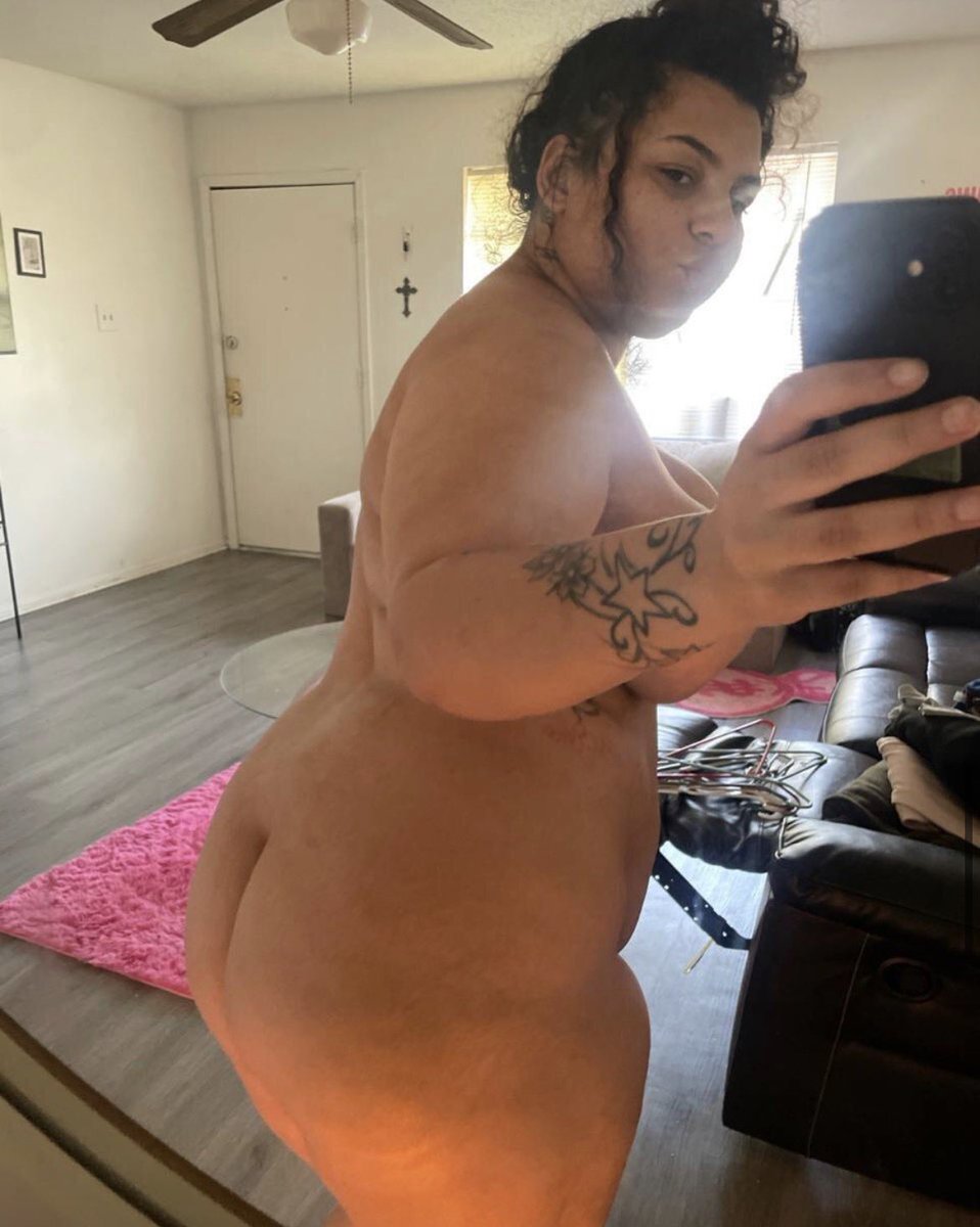 chellygivemhell🐬 tweet media