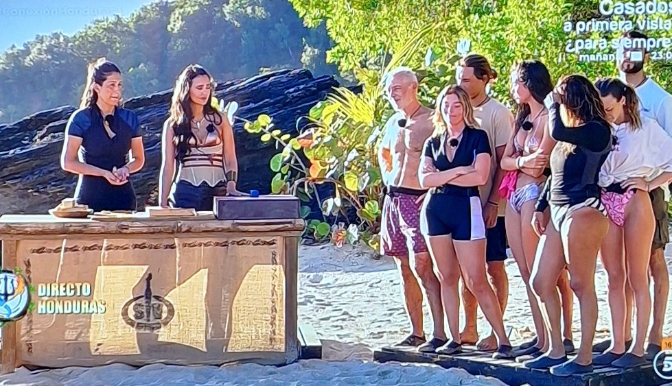 La Bruja Cotilla tweet media