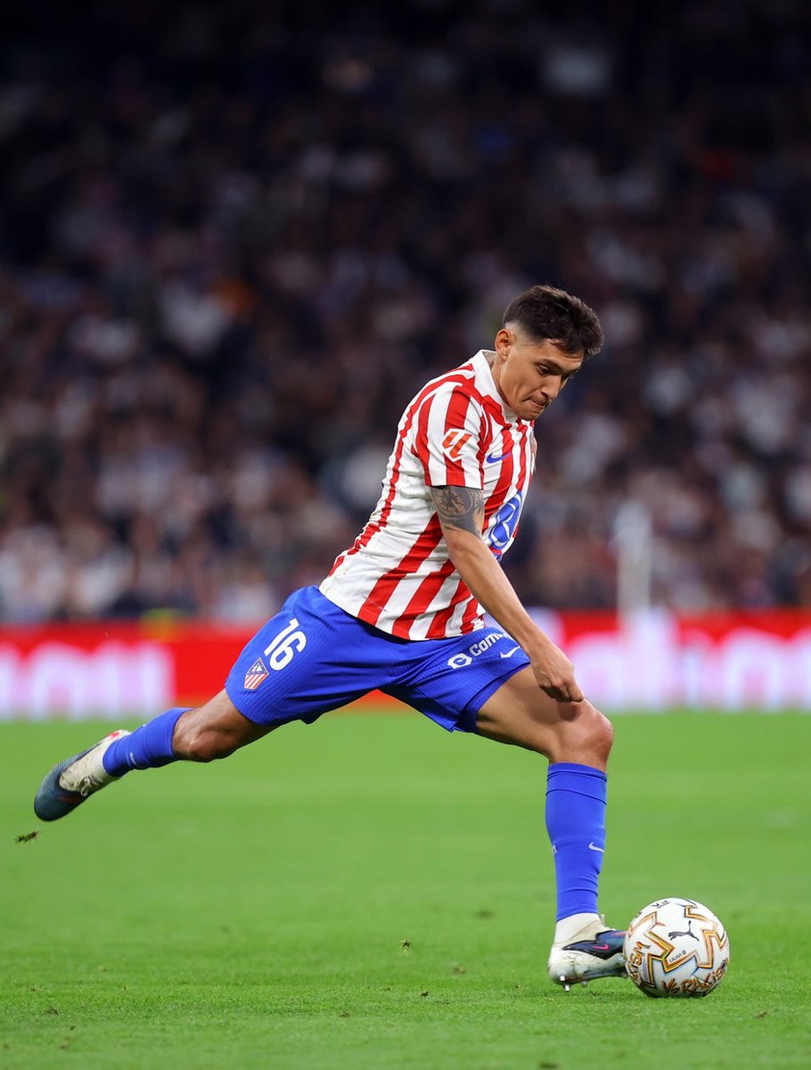 siempreatletico's tweet photo. #RealMadridAtleti 3-2😠Coraje y Corazón sin Premio en un Derbi de #LaLigaEASports con muchas alternativas en el Bernabéu. Los golazos de Lookman⚽️y Nahuel Molina ⚽️no bastaron en un derbi en Chamartín que deja vivo en Liga al eterno rival😡😡. https://t.co/cOvvY8eihb👏#AupaAtleti https://t.co/e7VTziLuKY