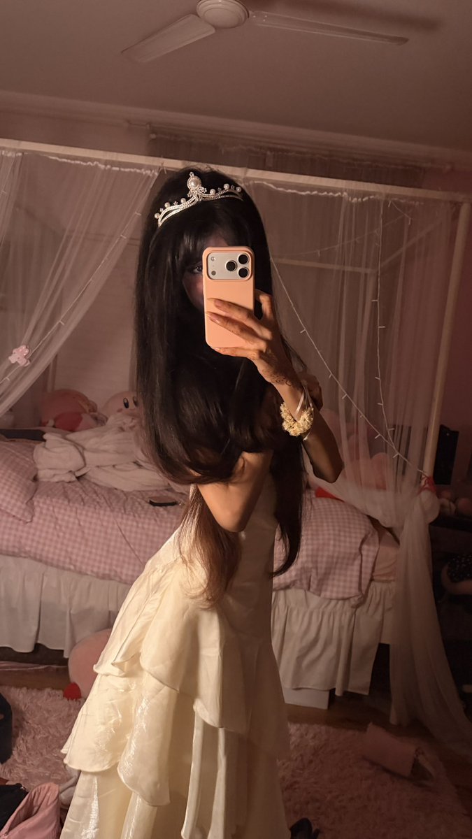 strawberry elephant tweet media