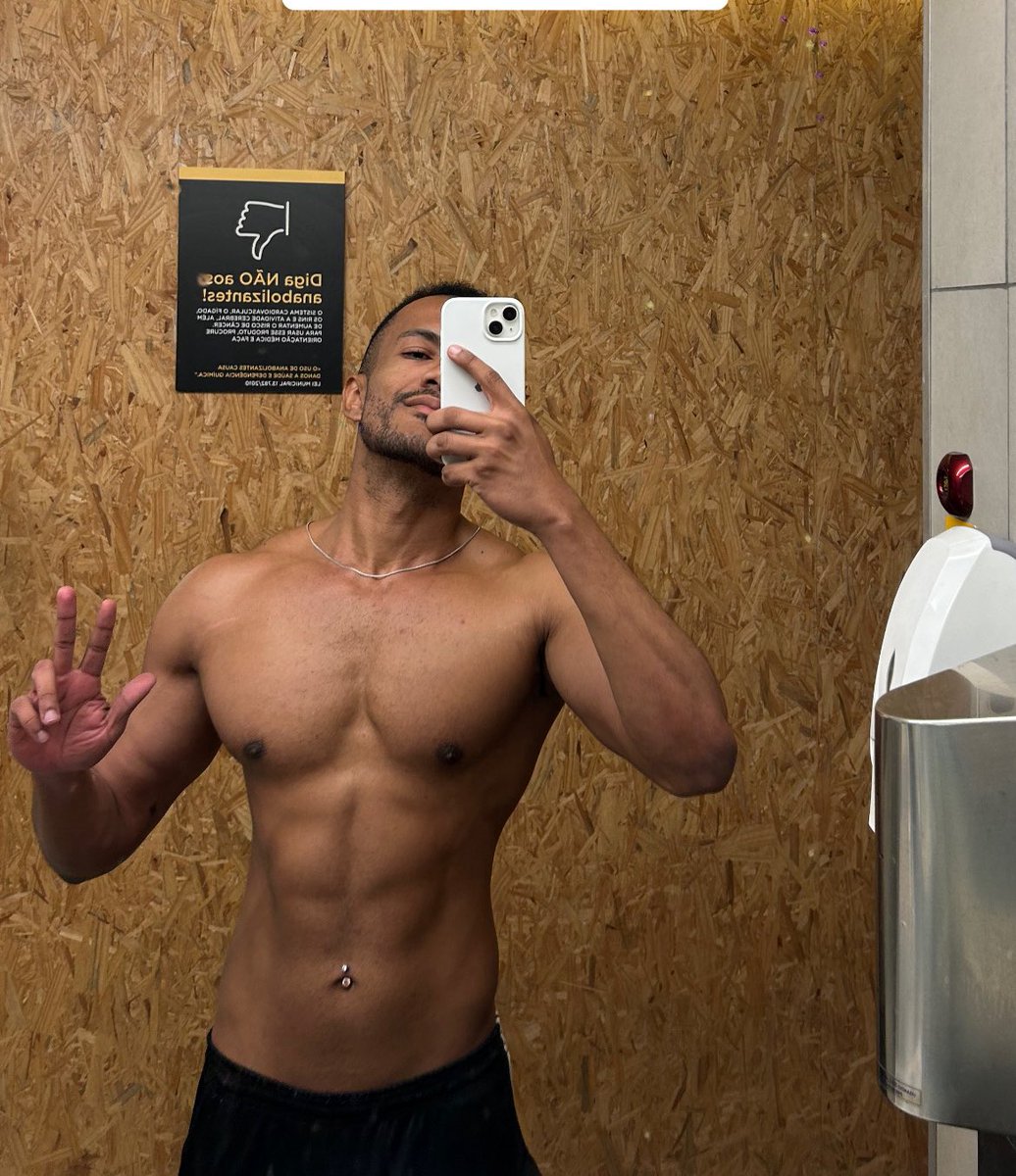MagicFilipe's tweet photo. Coloquei o piercing no nariz do lado errado das minhas fotos kkkk 🙃😒😂 https://t.co/GCUUtciE68