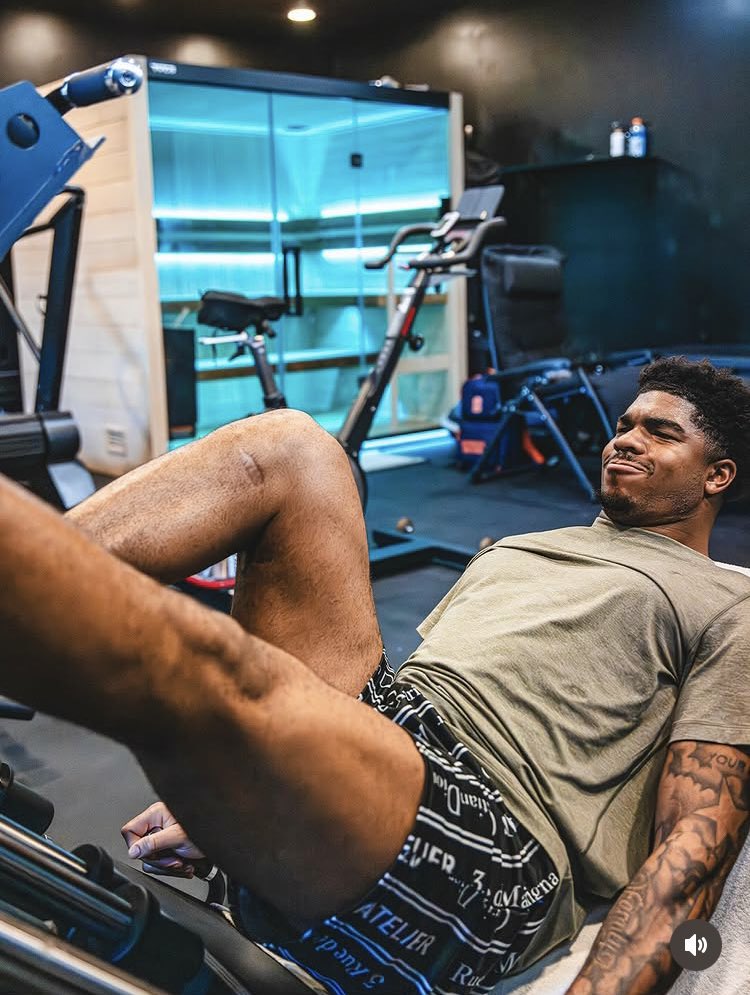 Quay L.Jones🦅 #FlyEaglesFly SBLIX CHAMPIONS!! tweet media