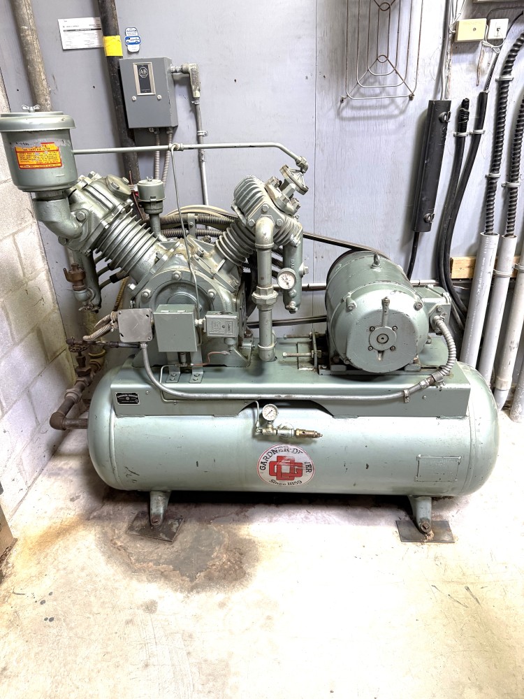 The Auction Advertiser tweet media