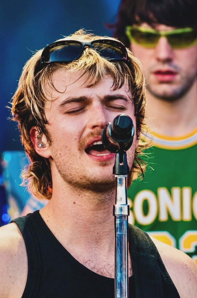 anna ᥫ᭡. tweet media