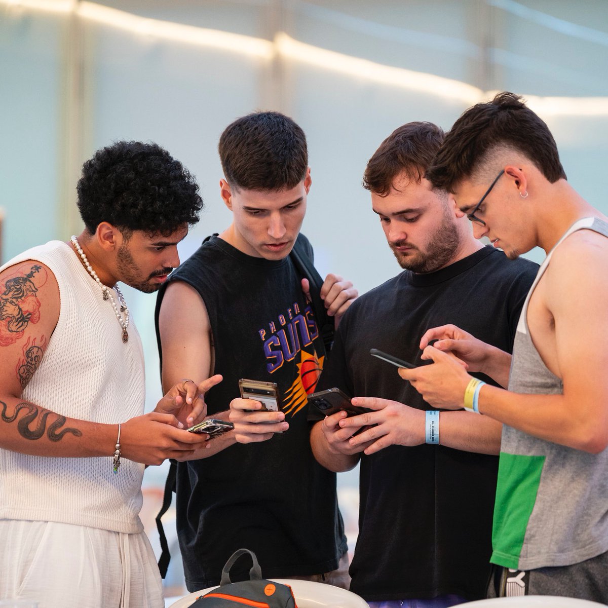 Deck Holidays tweet media