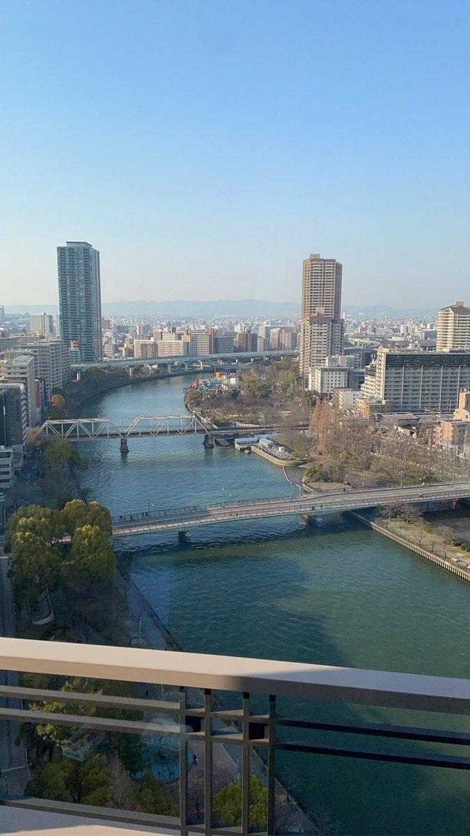 MTRYツアー2026
大阪梅田芸術劇場
民生のライブでは2回目だと
聞いていたのだけど、
会場を見ても楽屋に入っても
ピンと来ず！
鮮度一杯の本番は、
響きがとても心地良く、
バンドのグループも皆の反応も、旅の終わりに相応しい素晴らしい夜になりました！
大阪、ありがとう
時間の経つのは早いね