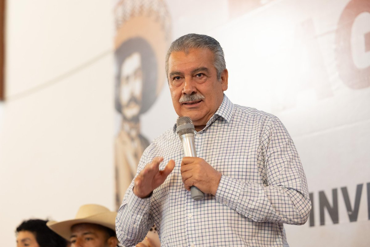 raulmoronO's tweet photo. Vamos a sembrar la semilla de la transformación en el campo michoacano.

Agradezco a las y los liderazgos ejidales, campesinos, ganaderos y productores que me recibieron en su Encuentro Agrario. En unidad, vamos a trabajar para que la justicia social llegue a todas sus familias y el gran campo michoacano se fortalezca en todo sentido.

#unidadpoRMichoacán