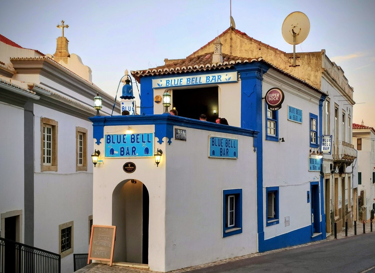 AnetPickering's tweet photo. @JayneMoobs @the_bluebells1 Made me smile in Albufeira last summer. https://t.co/nYmBPguvaf