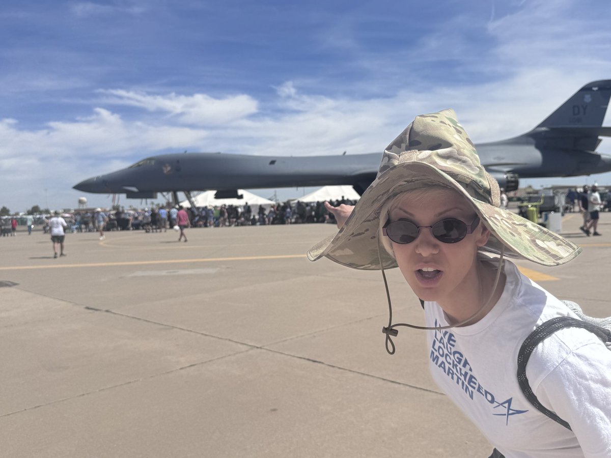 Sofilein tweet media