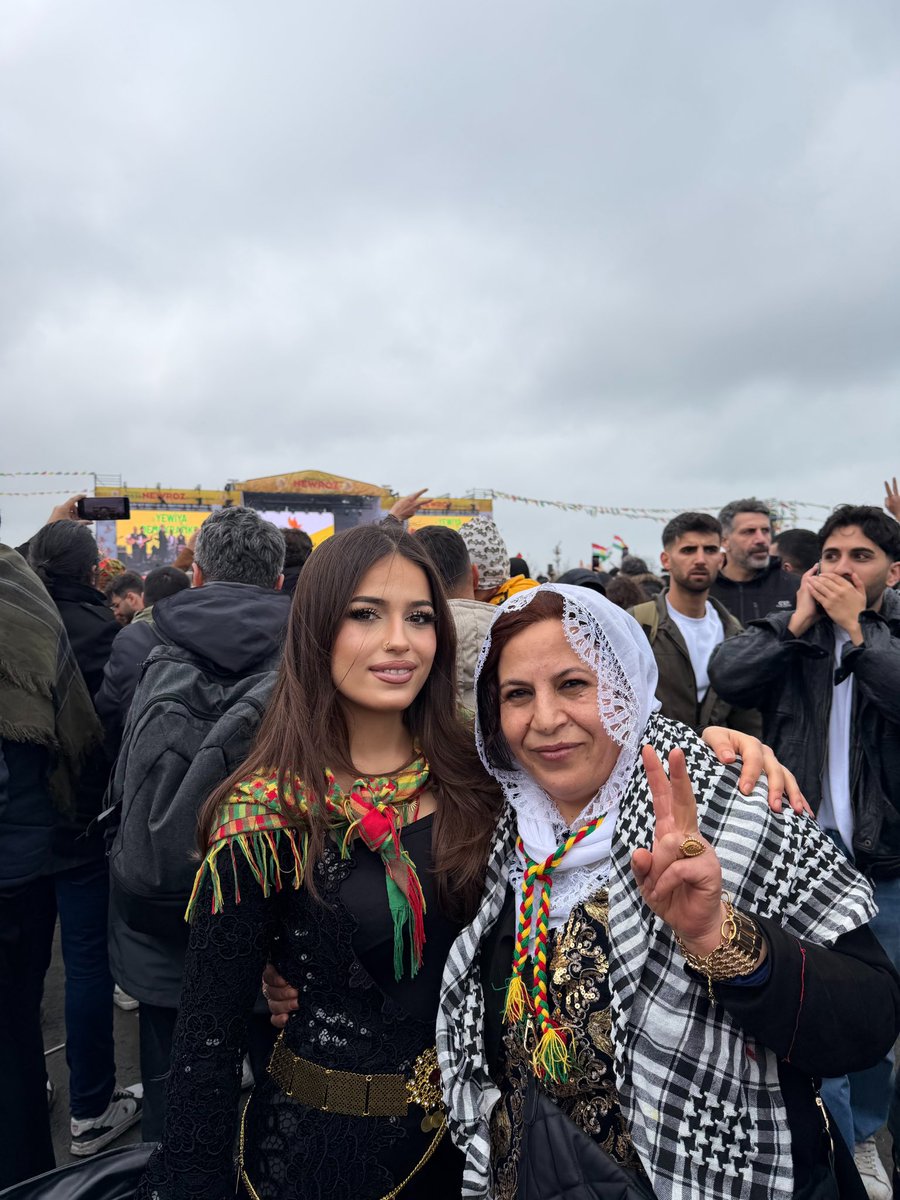 faydanema's tweet photo. newroza gêle kurd pîroz be 🤍 https://t.co/Nb3JoMhlfl