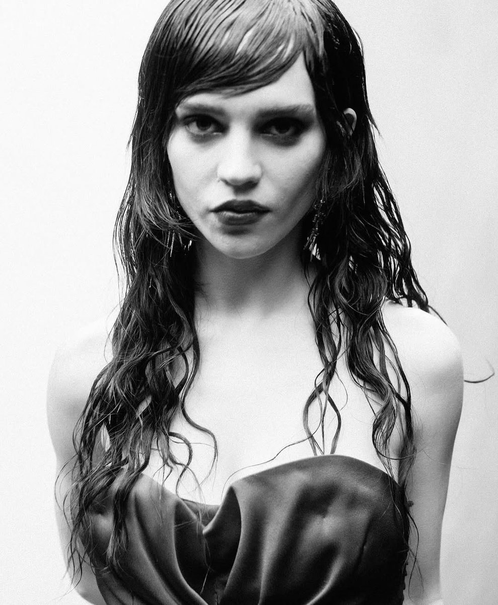 Sophie Thatcher Archive tweet media