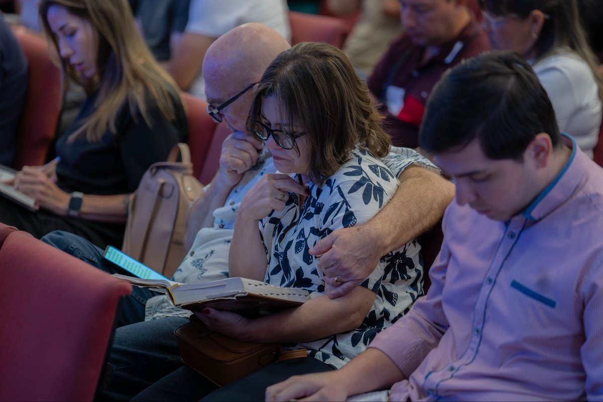 Más Que Vencedores tweet media