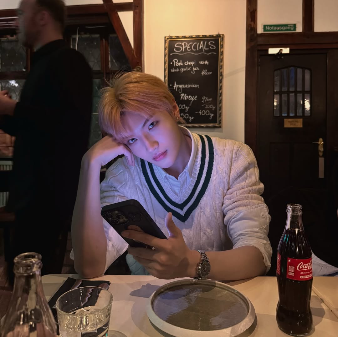 znam1over's tweet photo. 볼 빨개짐 ///// https://t.co/1sK2pvNwCz