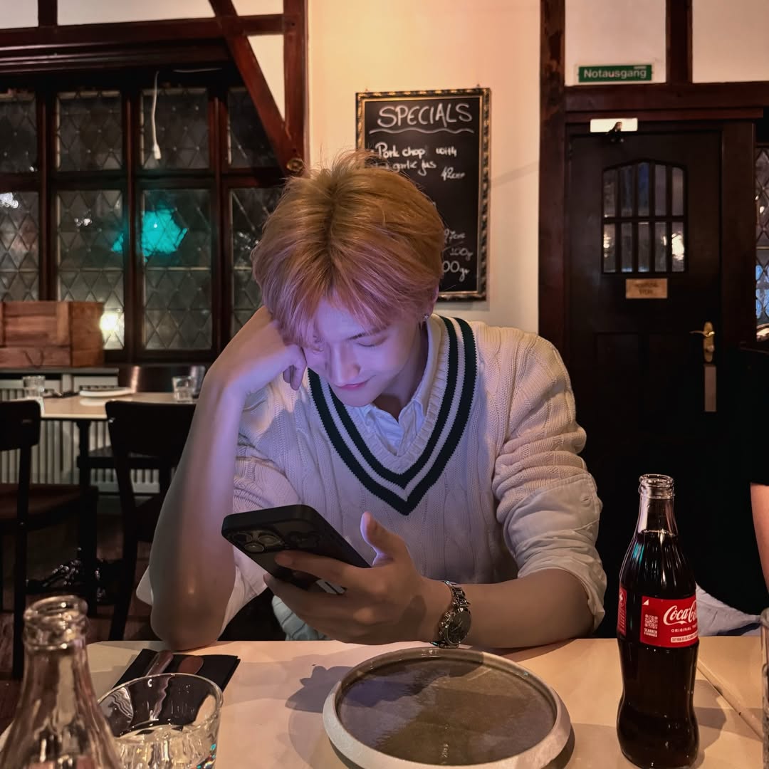 znam1over's tweet photo. 볼 빨개짐 ///// https://t.co/1sK2pvNwCz