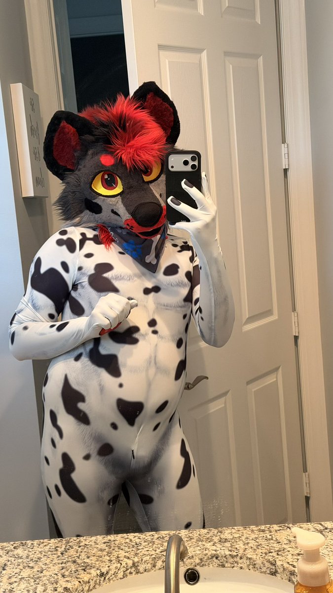 Squeaky! 🔞 🔜 Megaplex tweet media