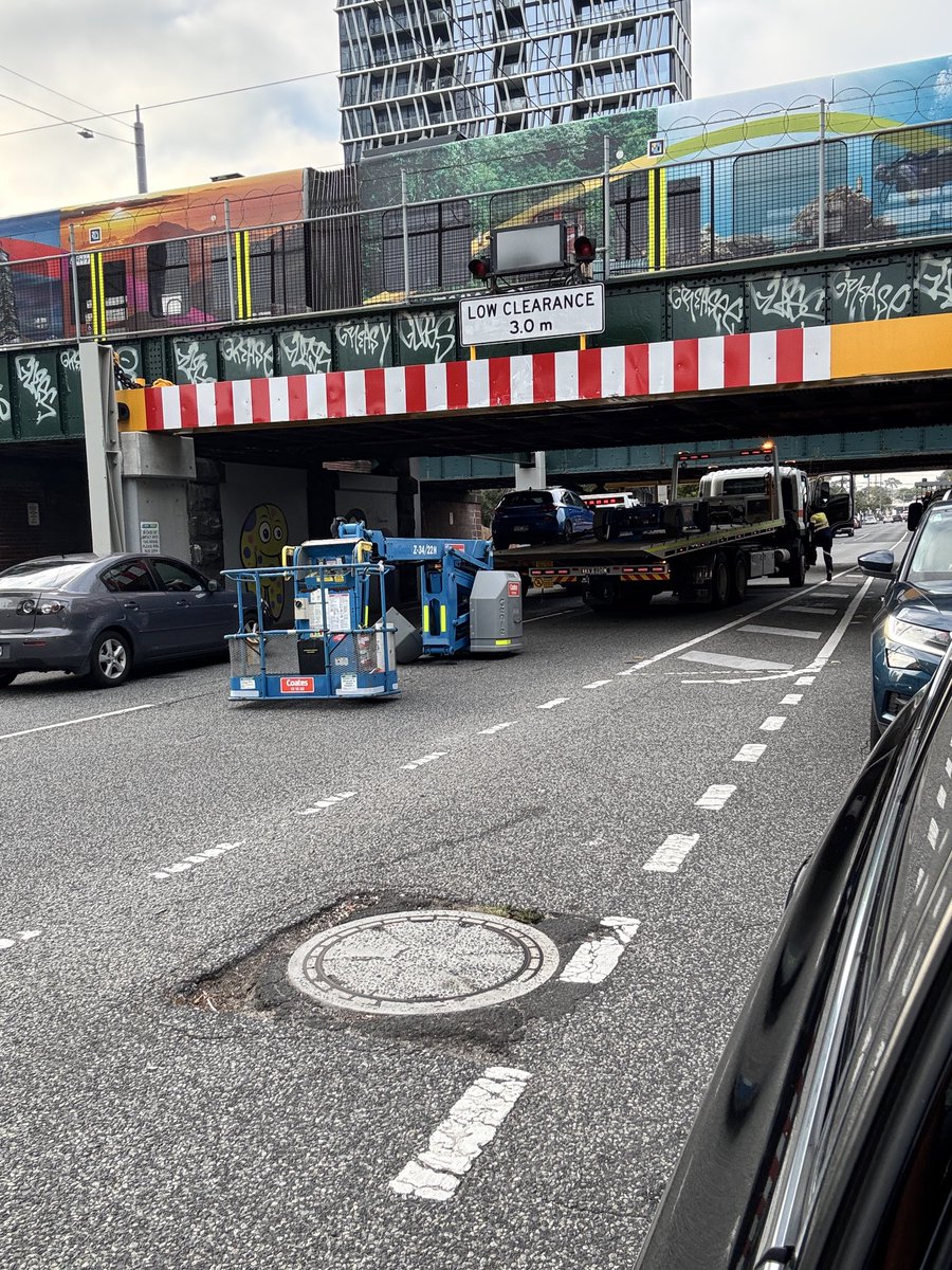 SGD003's tweet photo. @MontagueStBridg blow after blow after blow. It's the Essendon Football club of the bridge world. Another victim
This morning #melbourne https://t.co/NGOK2XxBv5