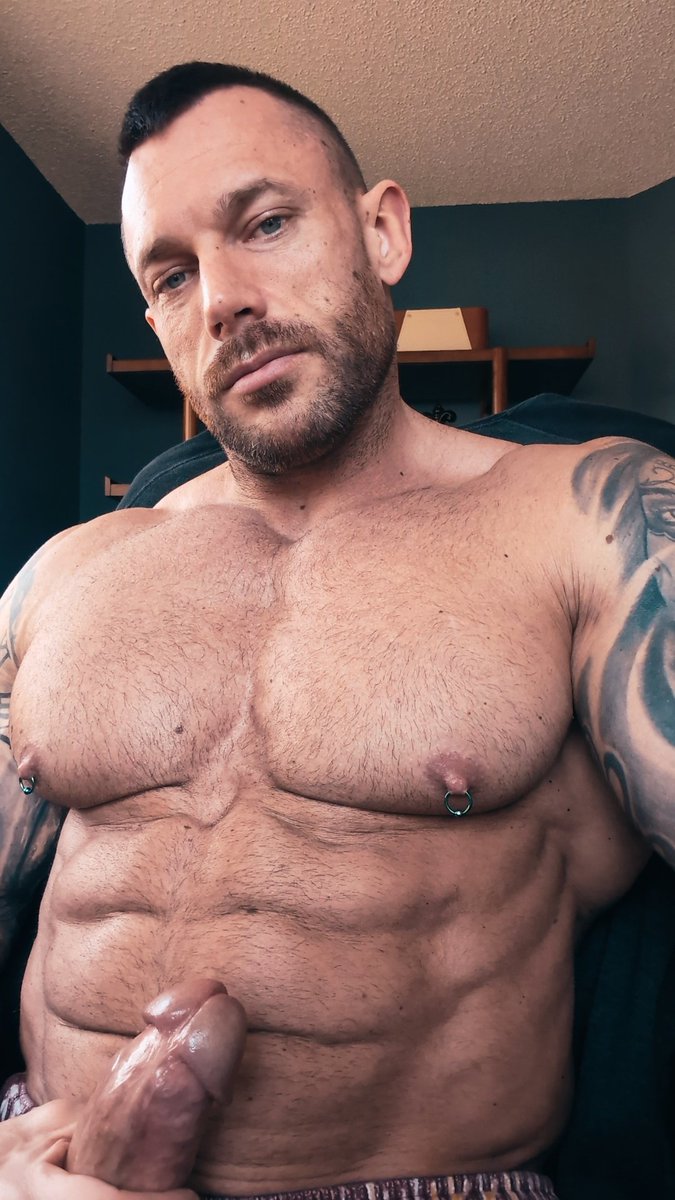 ClydeXLDom (110k) tweet media