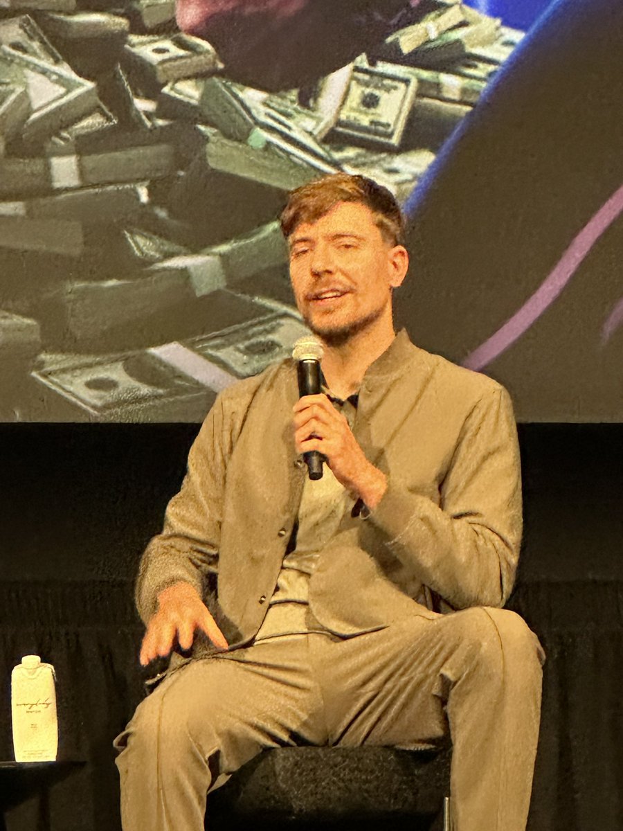 Digital LA tweet media