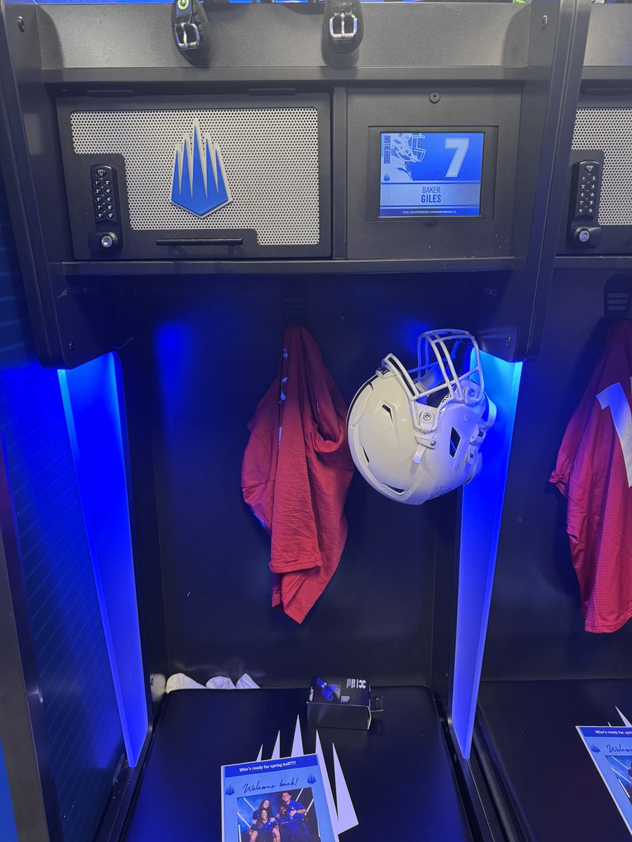 Baker Giles tweet media