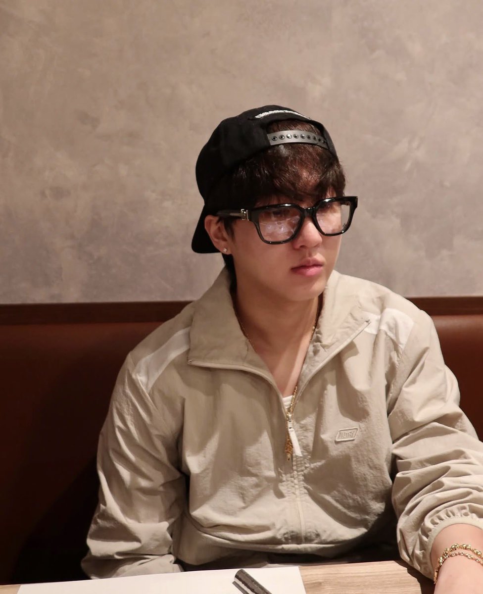 , 𝗗eus tweet media