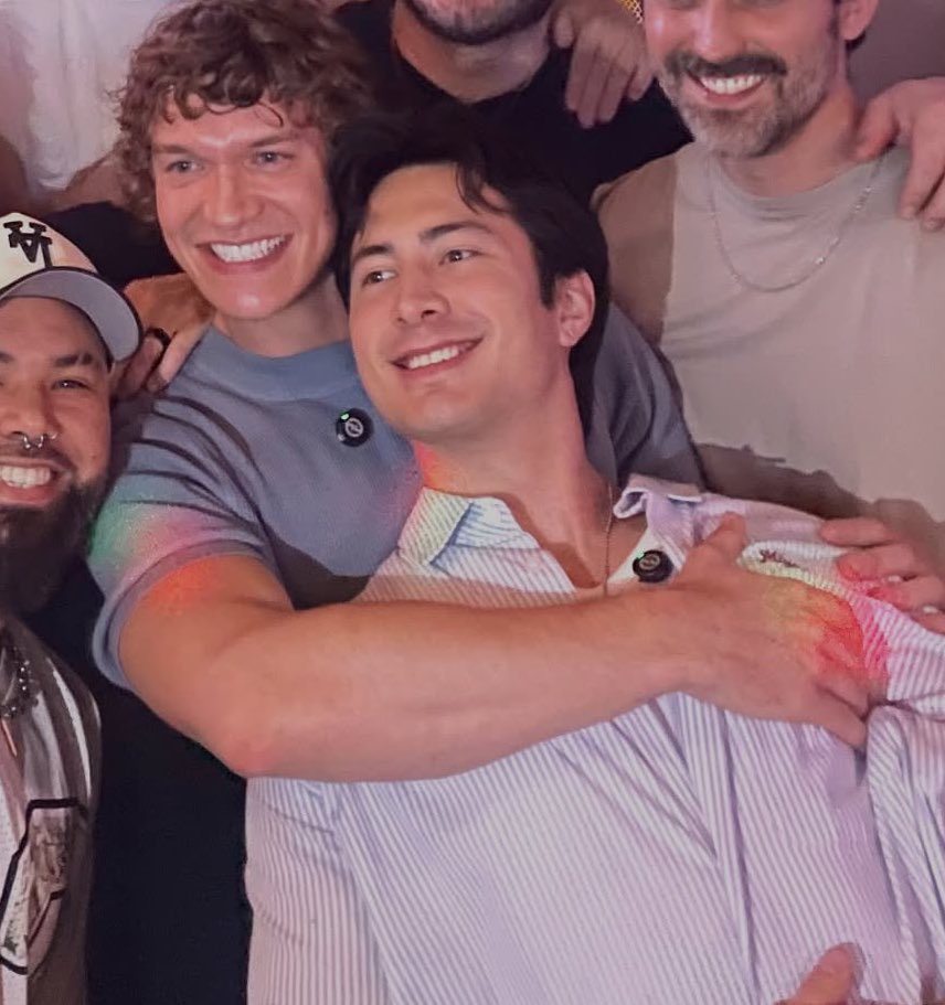 joy⋆.˚✮ tweet media