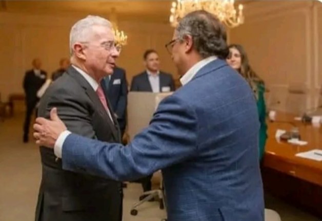 Esta es la evidencia real, cuando el doctor Gustavo Petro, se reunió con un narcotraficante.